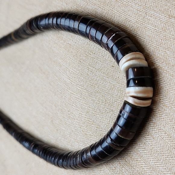 1970s Pen Shell Heishi Choker Necklace, Santo Domingo Jewelry - Picture 9 of 14